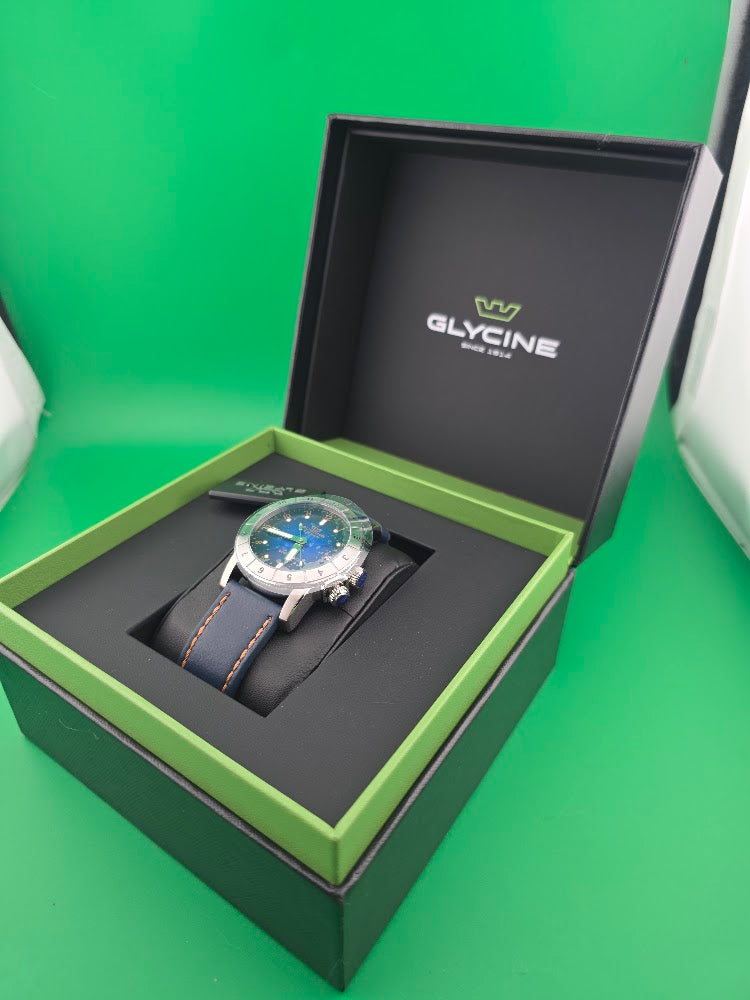 Glycine Airman Worldtimer GL1022 42mm Swiss Quartz Blue Dial – Box & Hangtag