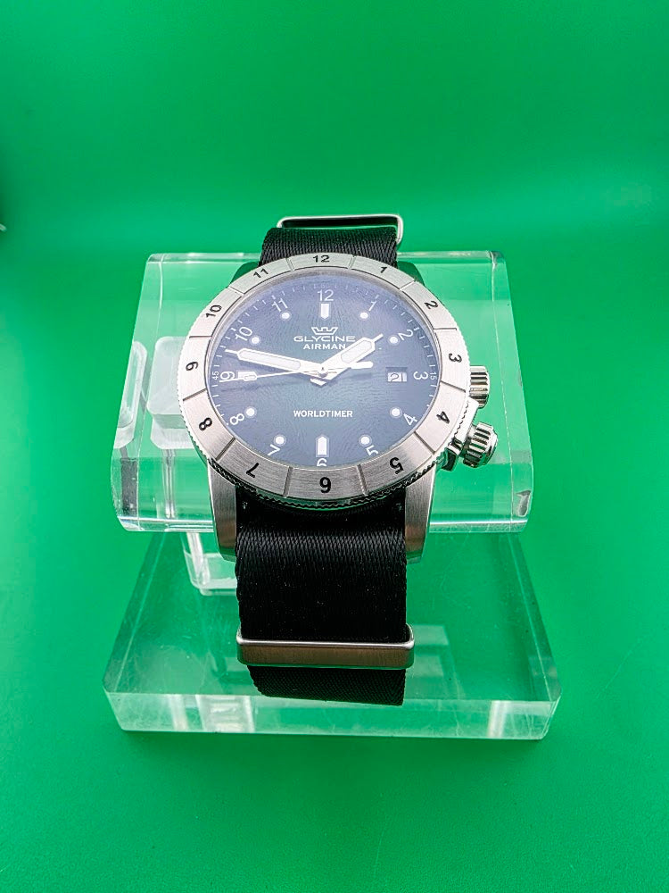 Glycine Airman Worldtimer – Green Dial – Swiss Quartz – GL1021 – Box & Extra Strap