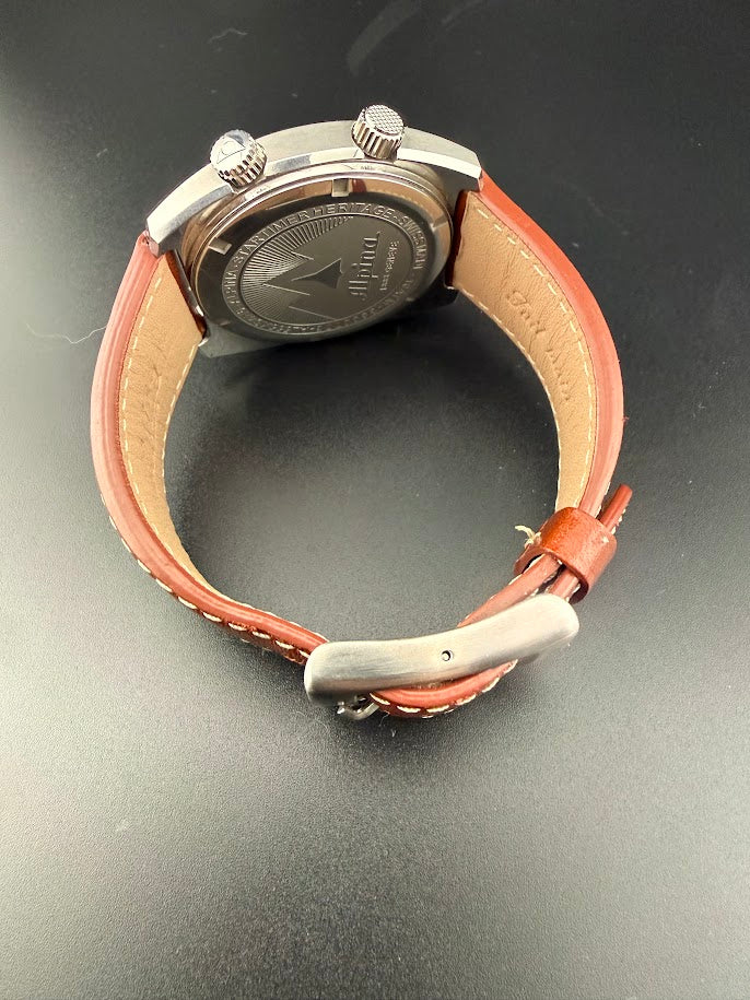 Alpina Startimer Heritage GMT – Full Set + 5 Additional Premium Straps