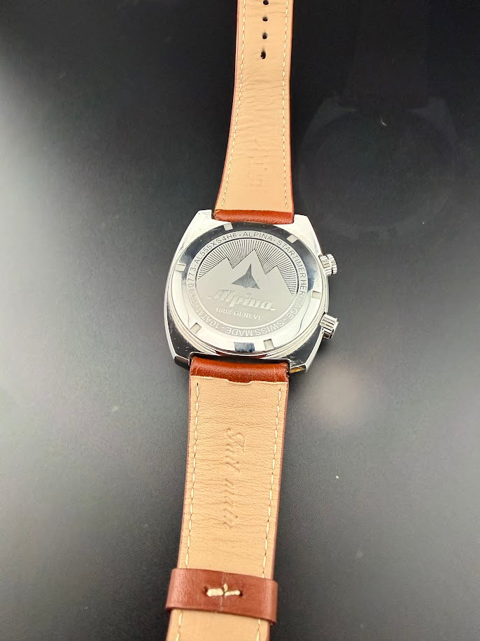 Alpina Startimer Heritage GMT – Full Set + 5 Additional Premium Straps