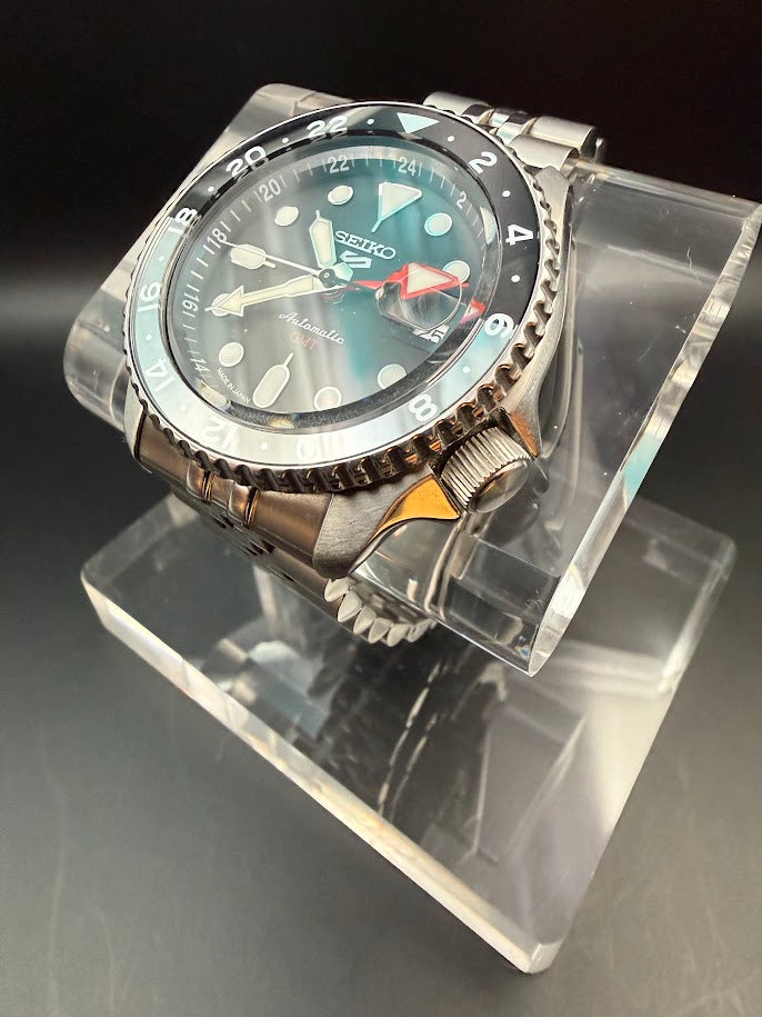 Seiko 5 Sports GMT "Black Dial" Automatic - Full Set