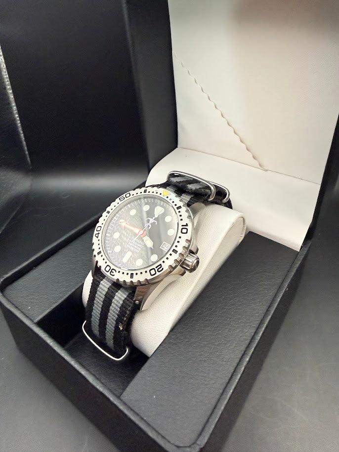Hawaiian Lifeguard Association Quartz Diver - 200M - SOLD